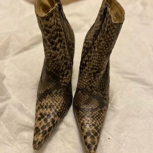 Snakes boots for women